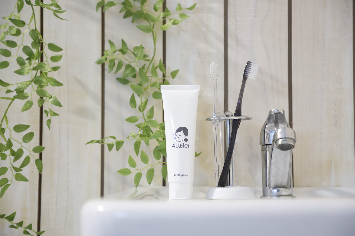 4Luster Whitening Toothpaste